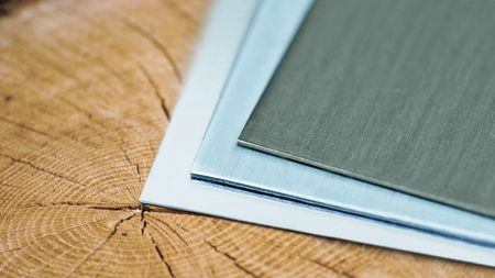 RHEINZINK-Oberflächen - prePATINA blaugrau, prePATINA schiefergrau und CLASSIC walzblank