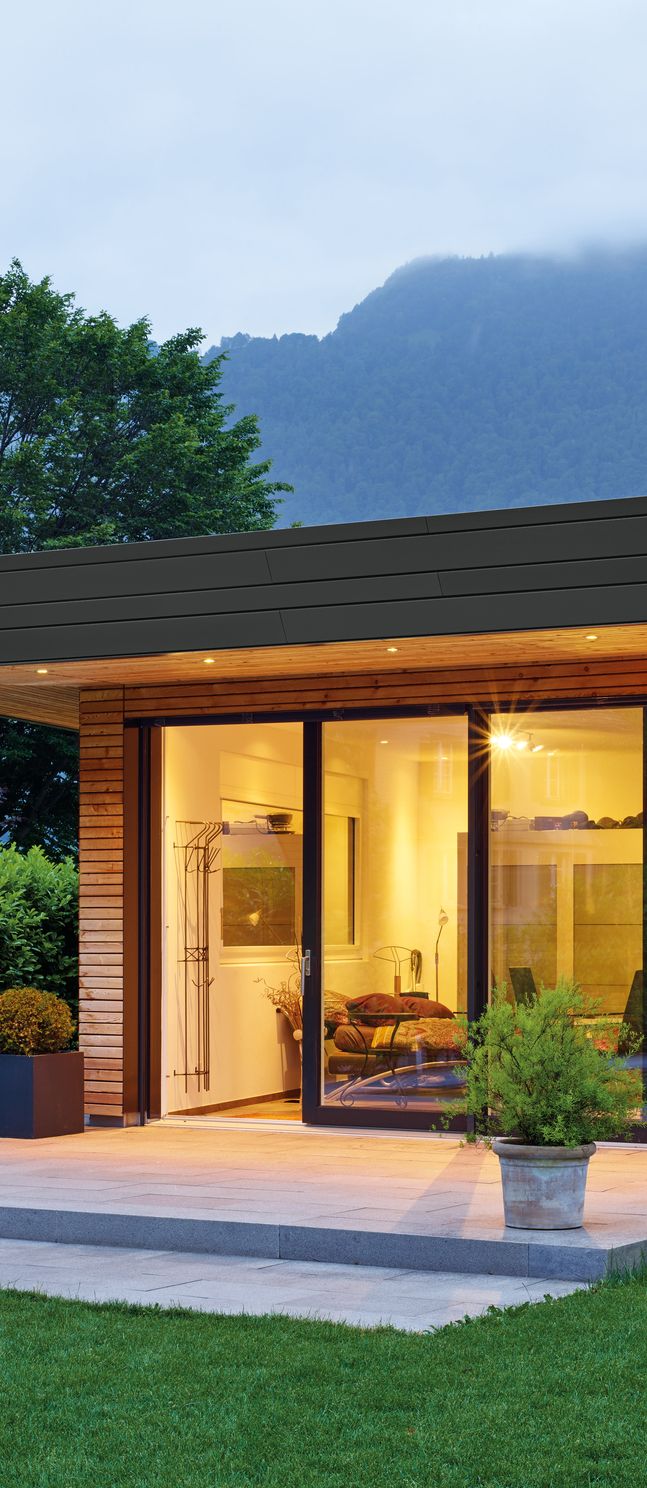 Modernes Horizontalpaneel für Fassadengliederungen| RHEINZINK